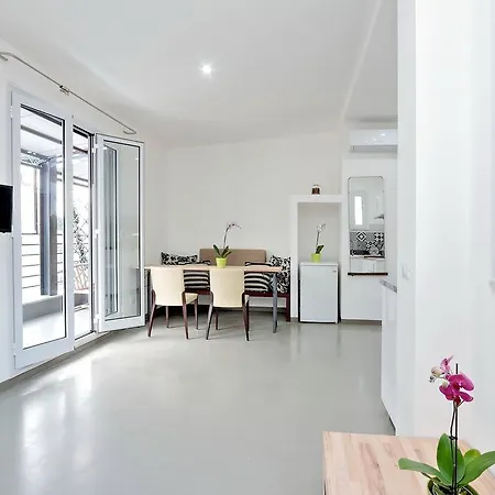 Bright Modern Flat 7 아파트 로마