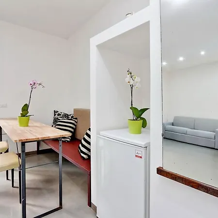 Bright Modern Flat 7