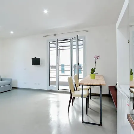 Bright Modern Flat 7 아파트 *