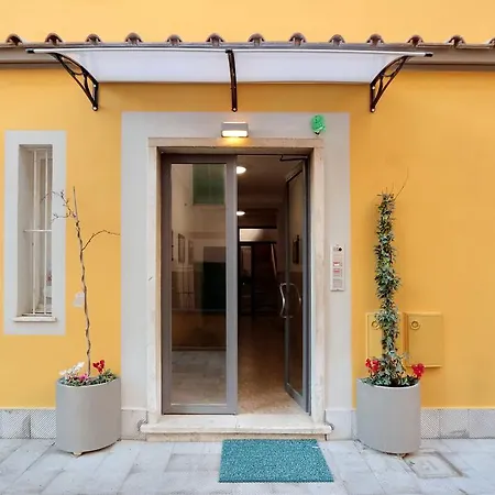 Bright Modern Flat 7 아파트